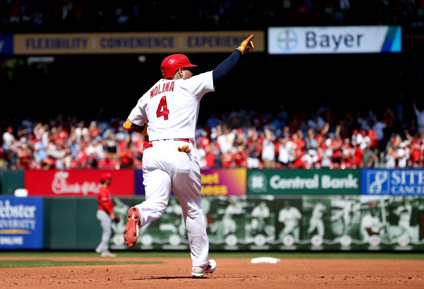 Cardinals beat Cincinnati Reds 5-1 in of doubleheader